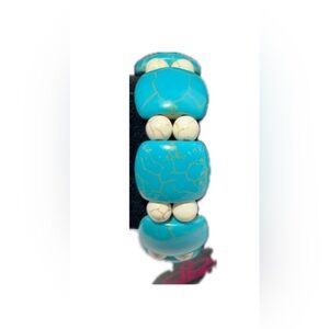 Paparazzi’s NWT Faux Turquoise and Cream Beaded Slip-On Band Bracelet